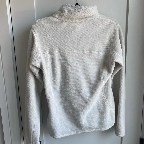 Patagonia white fleece pullover - Picture 5 of 5